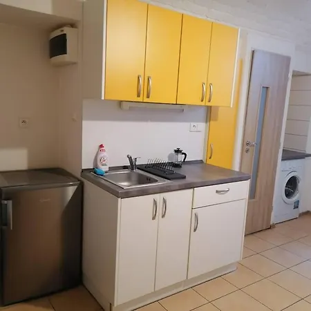 Апартаменты Basement In The Center!! *